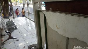 Duh, Halte Trans Metro Bandung Rusak dan Tak Terawat