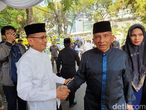 Amien Rais dan Mahfud Md Melayat ke Rumah Duka BJ Habibie Amien Rais dan Mahfud Md Melayat ke Rumah Duka BJ Habibie