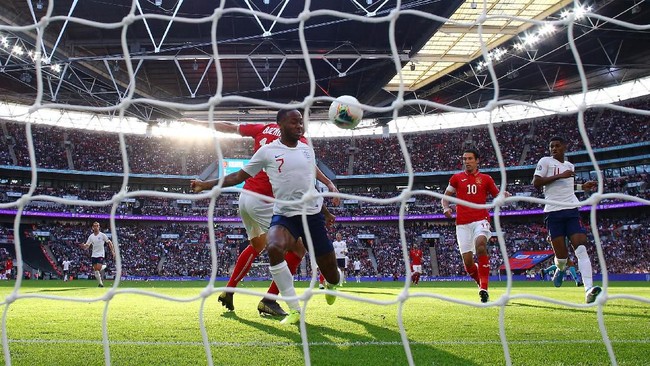 Raheem Sterling Jadi Sasaran Serangan Rasial Lagi