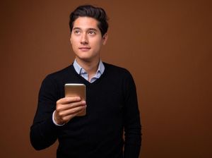 10 Hal Sepele yang Ternyata Bikin Pria langsung Terlihat Lebih Ganteng 10 Hal Sepele yang Ternyata Bikin Pria langsung Terlihat Lebih Ganteng