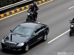 Viral Rombongan RI 2 Ngalah ke Ambulans, Mobil Pribadi Berstrobo Harusnya Malu!