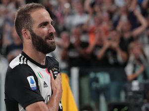 Pelatih LA Galaxy Ngebet Boyong Higuain