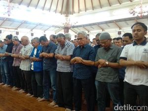 Ribuan Pegawai PT DI Salat Gaib Doakan dan Kenang BJ Habibie