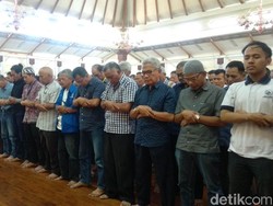 Ribuan Pegawai PT DI Salat Gaib Doakan dan Kenang BJ Habibie