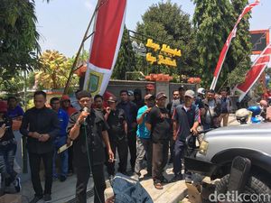 Demo Pengurus KONI Kota Mojokerto Tuntut Kadispora Dicopot, Ini Pemicunya Demo Pengurus KONI Kota Mojokerto Tuntut Kadispora Dicopot, Ini Pemicunya