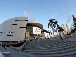 Situs Porno Ingin Sponsori Stadion Miami Heat