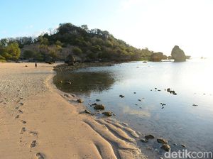 Terpesona Cahaya Emas di Pulau Terdepan Indonesia Terpesona Cahaya Emas di Pulau Terdepan Indonesia