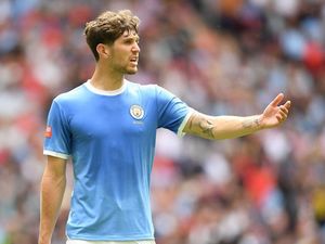 Konsisten Dong, Stones