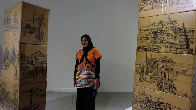 Uniknya Menggambar Sketsa di Atas Kardus Foto: Tia Agnes/ detikHOT Uniknya Menggambar Sketsa di Atas Kardus Foto: Tia Agnes/ detikHOT