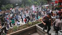 Begini Suasana Demo Berujung Ricuh di KPK