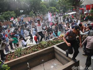 Begini Suasana Demo Berujung Ricuh di KPK
