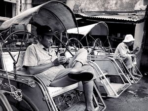 Menanti Rejeki ( Wajah Pekerja )