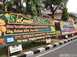 Irjen Firli Jadi Ketua KPK, Karangan Bunga Banjiri Halaman Polda Sumsel Irjen Firli Jadi Ketua KPK, Karangan Bunga Banjiri Halaman Polda Sumsel