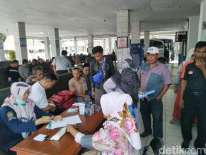 Sopir Angkutan Harus Prima, Dishub Gelar Cek Kesehatan di Terminal
