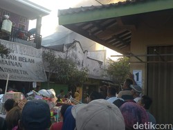 Kebakaran Toko di Depan Pasar Semboro Diduga Karena Korsleting Listrik