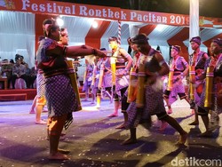 Tradisi Lokal Hingga Mitigasi Bencana Meriahkan Festival Rontek Pacitan 2019