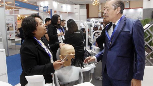 Universitas Moestopo Gandeng Kavo Kerr