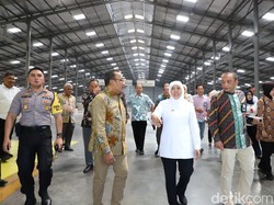Khofifah Sebut Pusat Logistik Berikat Permudah IKM dan UKM di Jatim