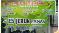 Dijamin Senyum-senyum! Ini 10 Desain Kocak Spanduk Warung Makan