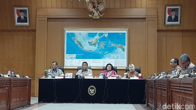 Perbedaan Cara Indonesia dan Singapura Monitor Asap Karhutla