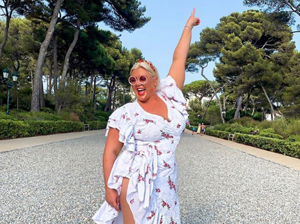 Gemma Collins Ditawari Rp 18,2 M oleh TikTok Gemma Collins Ditawari Rp 18,2 M oleh TikTok
