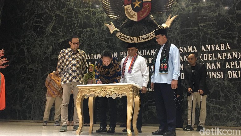 Anies Gandeng Delapan Aplikator Atasi Masalah Jakarta