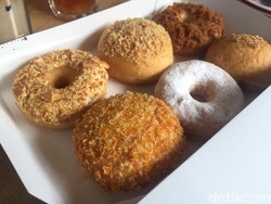 Tomaple: Ngemil Donat Kentang Isi Daging Ayam hingga Kelapa Gula Merah