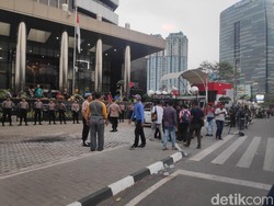 Massa Pro-revisi UU KPK Bubar, Lalu Lintas di Depan KPK Kembali Normal