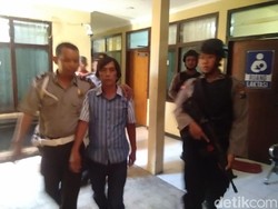 Sedang Tidur, Seorang Bapak di Lamongan Dibacok Anak Kandung