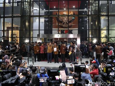 Pimpinan KPK Serahkan Pengelolaan KPK ke Presiden