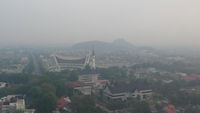 Kabut Asap Mengepung Pekanbaru hingga Padang