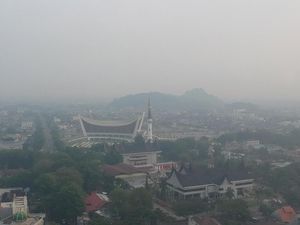 Sudah 2 Pekan Hotel di Sumatera Sepi karena Kepungan Asap