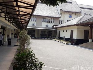 Anggota DPRD Kota Cimahi pun Ikut Gadaikan SK Anggota DPRD Kota Cimahi pun Ikut Gadaikan SK