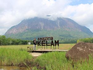 Bukit Kelam Salah Satu Batu Monolit Terbesar dan Tertinggi di Dunia