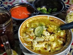 Di 6 Warung Tenda Ini Bisa Nyoto Khas Lamongan dengan Koya Gurih