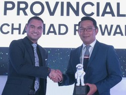 Sediakan Layanan Serba Digital, Ridwan Kamil Raih Penghargaan