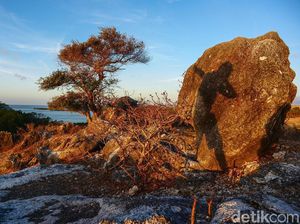 Pesona Matahari Terbenam di Bukit Termanu