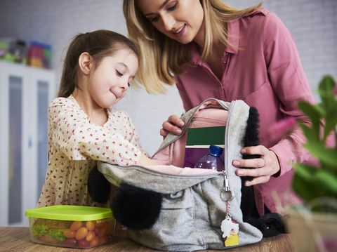 10 Ucapan Orang Tua untuk Memuji Anak Tanpa Berlebihan