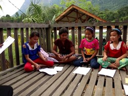 Ingin Jadi Pemandu Wisata, Bocah di Bukit Kelam Ini Kursus Bahasa