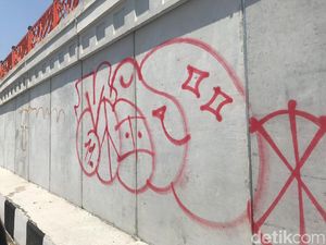 Ungkap Pelaku Vandalisme Underpass Karanglo, Jasa Marga Janji Beri Hadiah Ungkap Pelaku Vandalisme Underpass Karanglo, Jasa Marga Janji Beri Hadiah