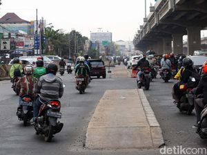 PUPR soal Trotoar di Tengah Jalan Kalimalang: Itu Kewenangan Pemprov DKI