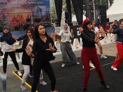 Milenial Pekanbaru Berebut Ngedance di Avanza-Veloz Sebangsa
