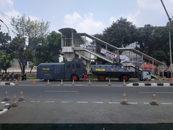 Water Cannon-Barracuda Disiagakan Usai Ricuh Demo di Gedung KPK