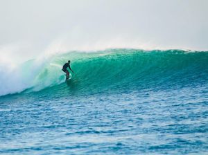 Ombak-ombak Rote Idaman Peselancar Dunia