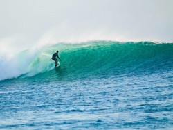 Ombak-ombak Rote Idaman Peselancar Dunia