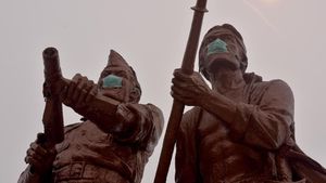 Patung Monumen Perjuangan Rakyat Riau Bermasker