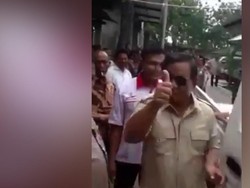 Beredar Video Prabowo Jajal Esemka, Acungkan Jempol