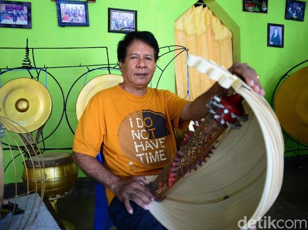 Mengenal Sasando Rote dari Budayawan Lokal