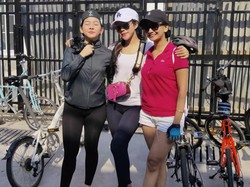 Selebritas Juga Terjangkit Demam Sepeda Lipat