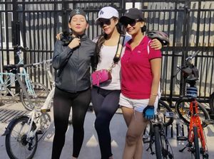 Selebritas Juga Terjangkit Demam Sepeda Lipat Selebritas Juga Terjangkit Demam Sepeda Lipat